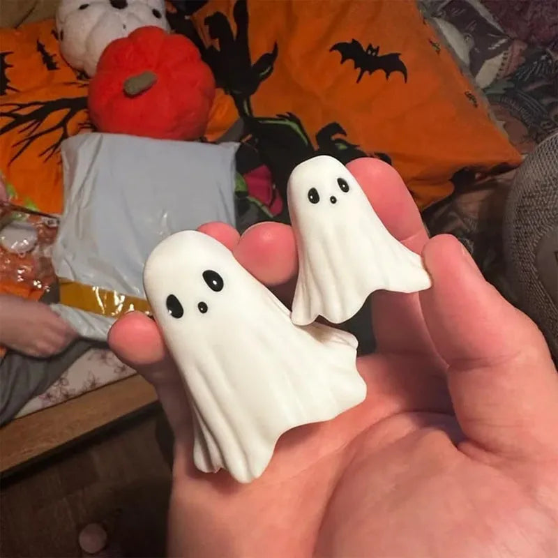 👻Unfriendly Ghost Ornament